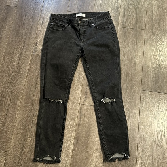 Free People Womens Destroyed Skinny Fit Jeans, Style # OB464920 size 27 - Picture 2 of 6